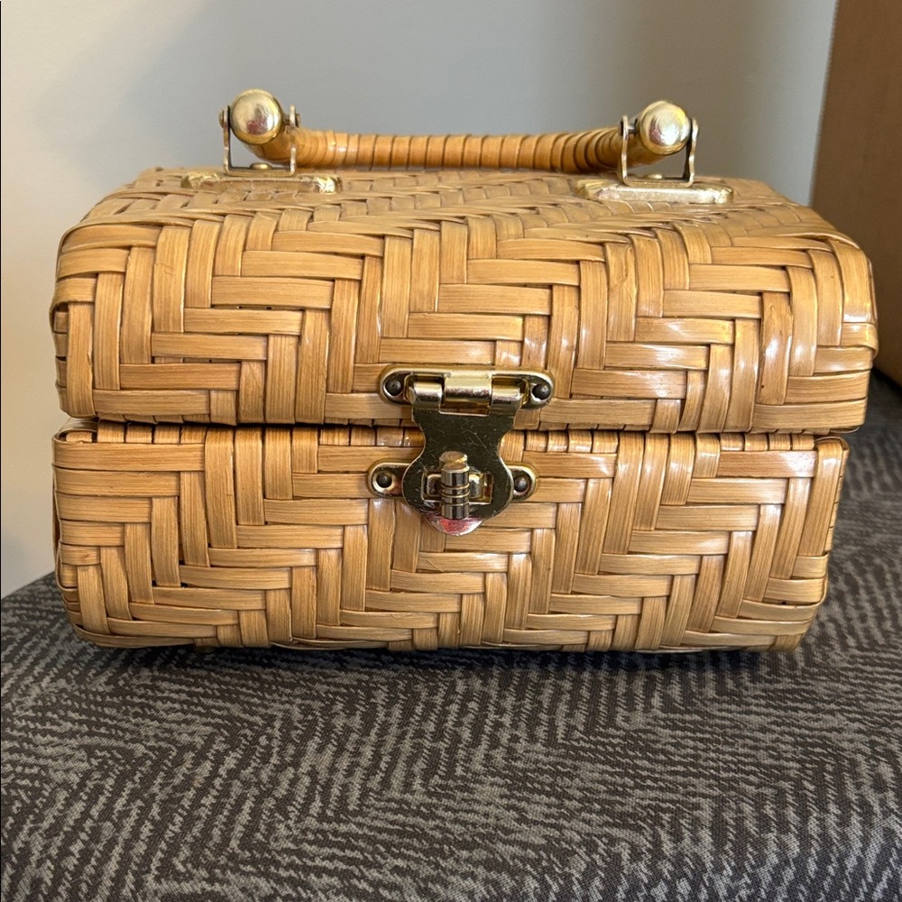 Vintage 50’s-60’s wicker box purse/handbag
